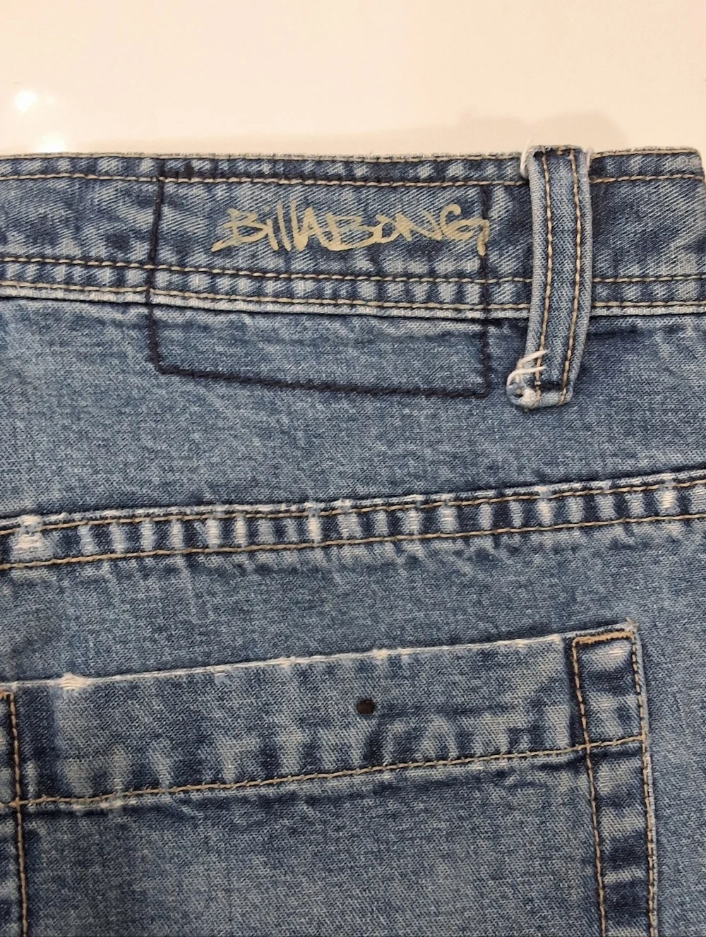 Billabong~Mens Wide Leg Relaxed Denim Jeans~Medium Blue Wash~Thrashed Skater~34 - Picture 6 of 10